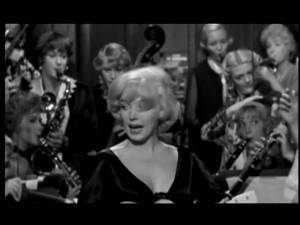 Marilyn Monroe "В джазе только девушки" - Репетиция в вагоне