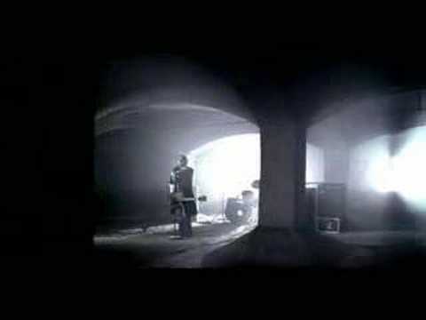 Би-2 feat. Д. Арбенина - Из-за меня (OST "Я остаюсь") (2007)