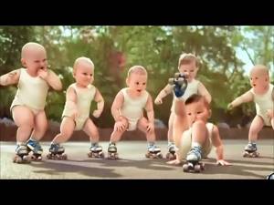 КАРАПУЗЫ ОТРЫВАЮТСЯ | Малыши танцуют под Gangnam Style PSY!