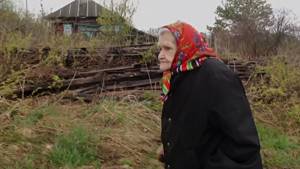 Деревня Сафоново: 85-летняя бабушка осталась в деревне одна (новости)