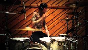 Travis Barker барабанщик Blink 182
