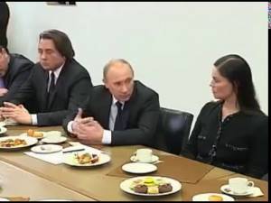 В.В.Путин: Я вижу, что некоторые СМИ врут, но кто-то же хочет слушать это враньё (03.02.2011)