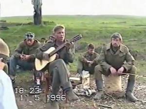 Чечня в огне 1 5 1996 год Песни бойца под гитару