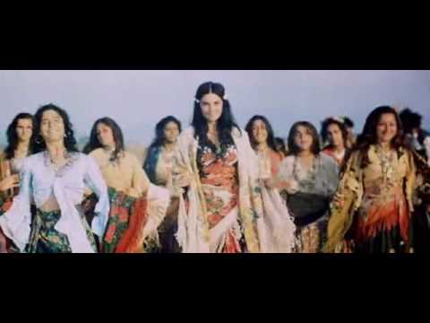 Табор уходит в небо (Queen of the Gypsies): Gypsies Sing and Dance