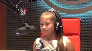 11-летняя девочка поет Lady Gaga