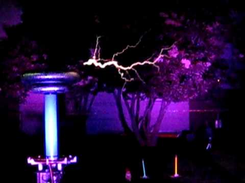 Masters of Lightning Play Mortal Kombat Theme with Zeusaphones