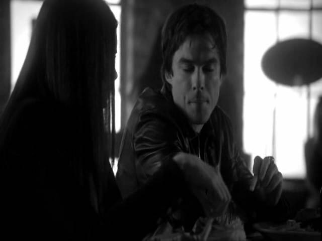 Damon and Elena (Деймон и Елена) - О чём она молчит