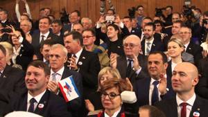 Сенатор Ковитиди поздравила крымчан песней