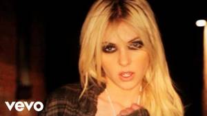 The Pretty Reckless - Make Me Wanna Die (Official Video)